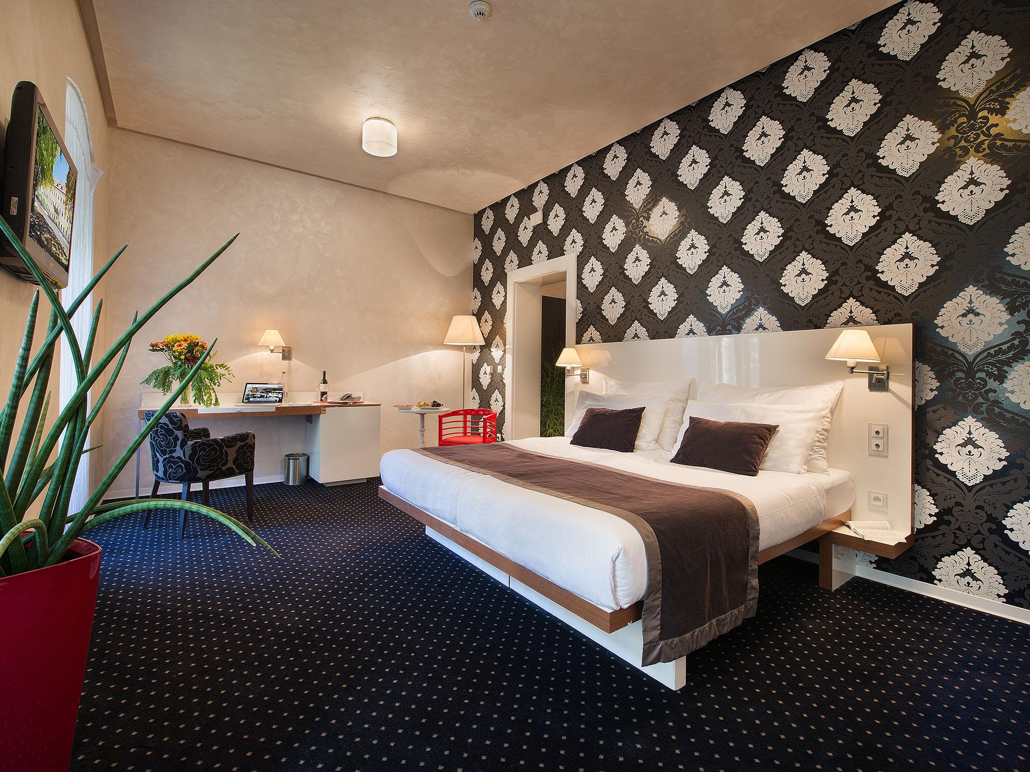 Ea Hotel Tereziansky Dvur Χράντεκ Κράλοβε Εξωτερικό φωτογραφία