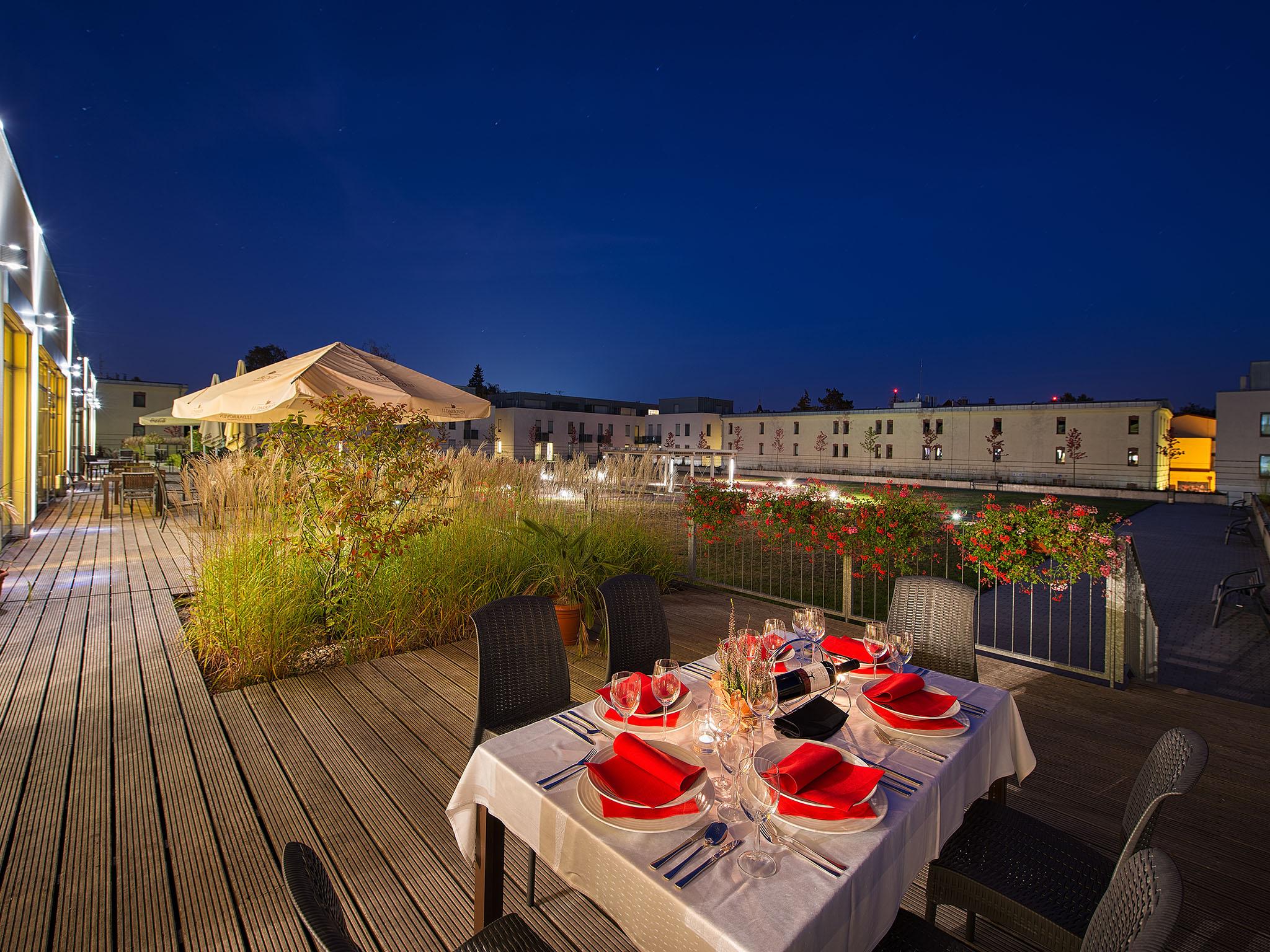 Ea Hotel Tereziansky Dvur Χράντεκ Κράλοβε Εξωτερικό φωτογραφία
