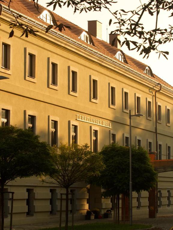 Ea Hotel Tereziansky Dvur Χράντεκ Κράλοβε Εξωτερικό φωτογραφία
