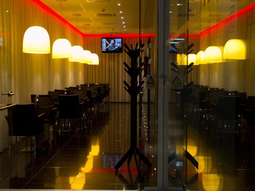 Ea Hotel Tereziansky Dvur Χράντεκ Κράλοβε Εξωτερικό φωτογραφία