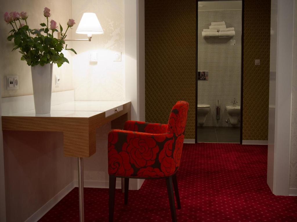 Ea Hotel Tereziansky Dvur Χράντεκ Κράλοβε Εξωτερικό φωτογραφία