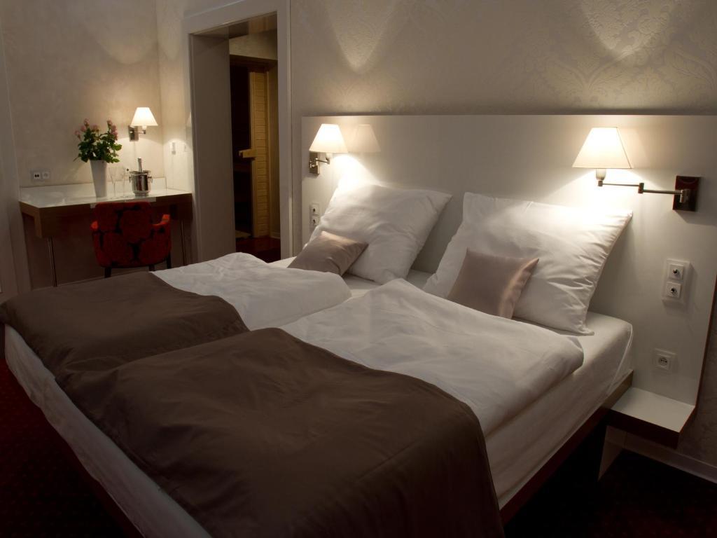 Ea Hotel Tereziansky Dvur Χράντεκ Κράλοβε Εξωτερικό φωτογραφία