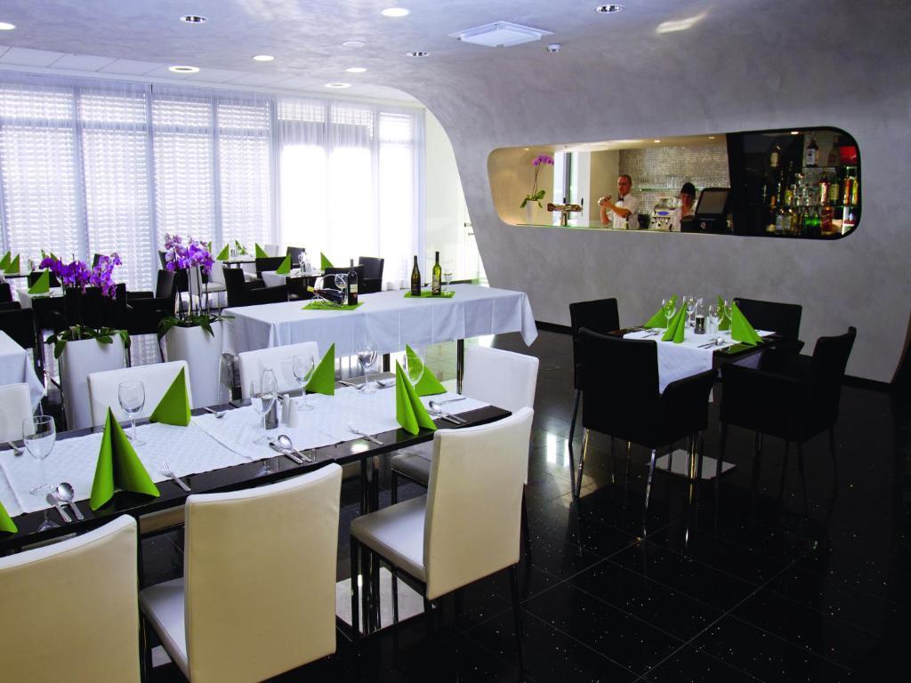 Ea Hotel Tereziansky Dvur Χράντεκ Κράλοβε Εξωτερικό φωτογραφία