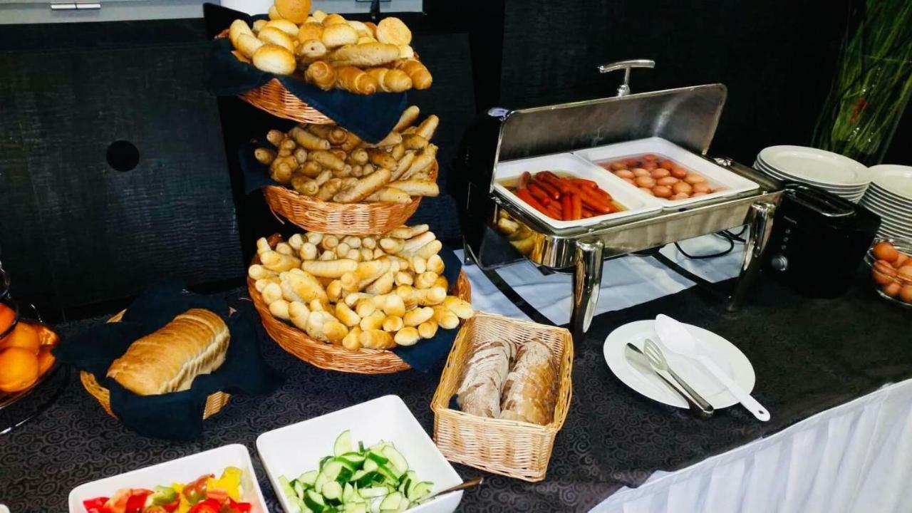 Ea Hotel Tereziansky Dvur Χράντεκ Κράλοβε Εξωτερικό φωτογραφία